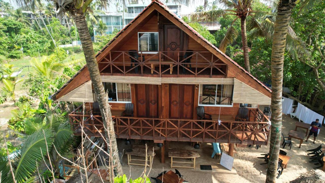 Turtle Bay Beach Resort Mirissa Exterior foto